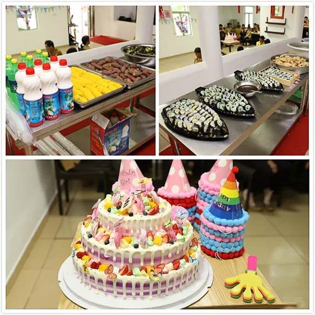 1家人们提前为寿星们准备的生日蛋糕和各种茶点.jpg
